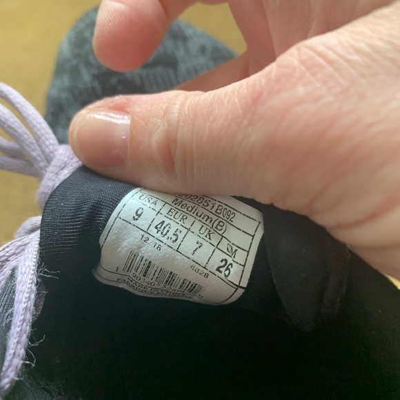 BROOKS Launch 6 size 9 womens shoe black grey purple - Picture 9 of 9